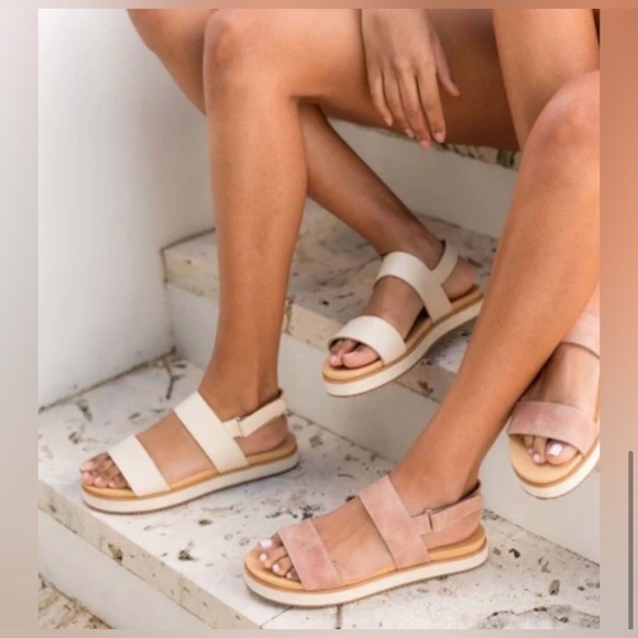 Nisolo flatform sandals in desert rose - Picture 1 of 9